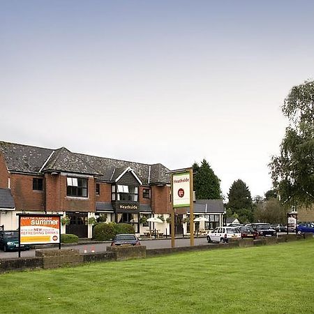 Premier Inn Epsom South Buitenkant foto