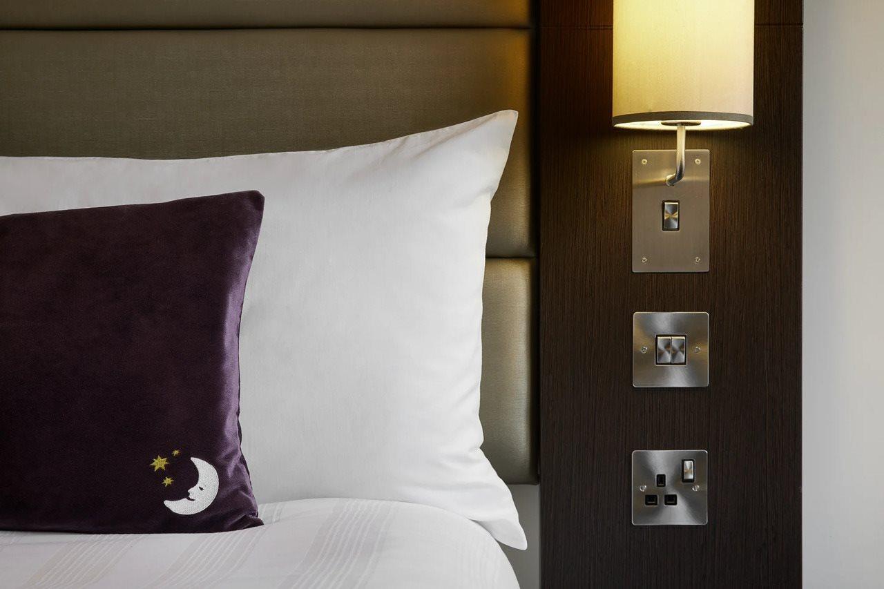 Premier Inn Epsom South Buitenkant foto