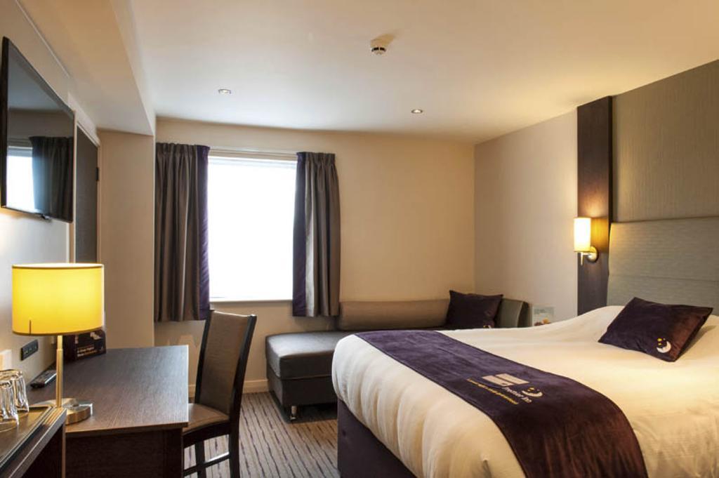 Premier Inn Epsom South Kamer foto