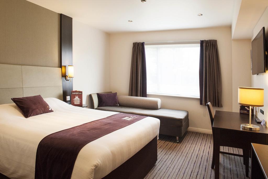 Premier Inn Epsom South Kamer foto