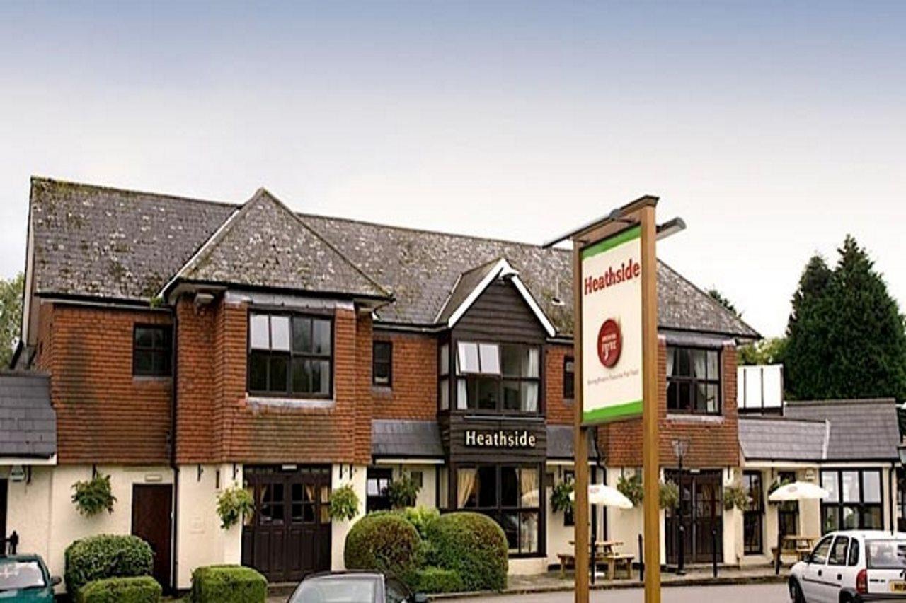 Premier Inn Epsom South Buitenkant foto